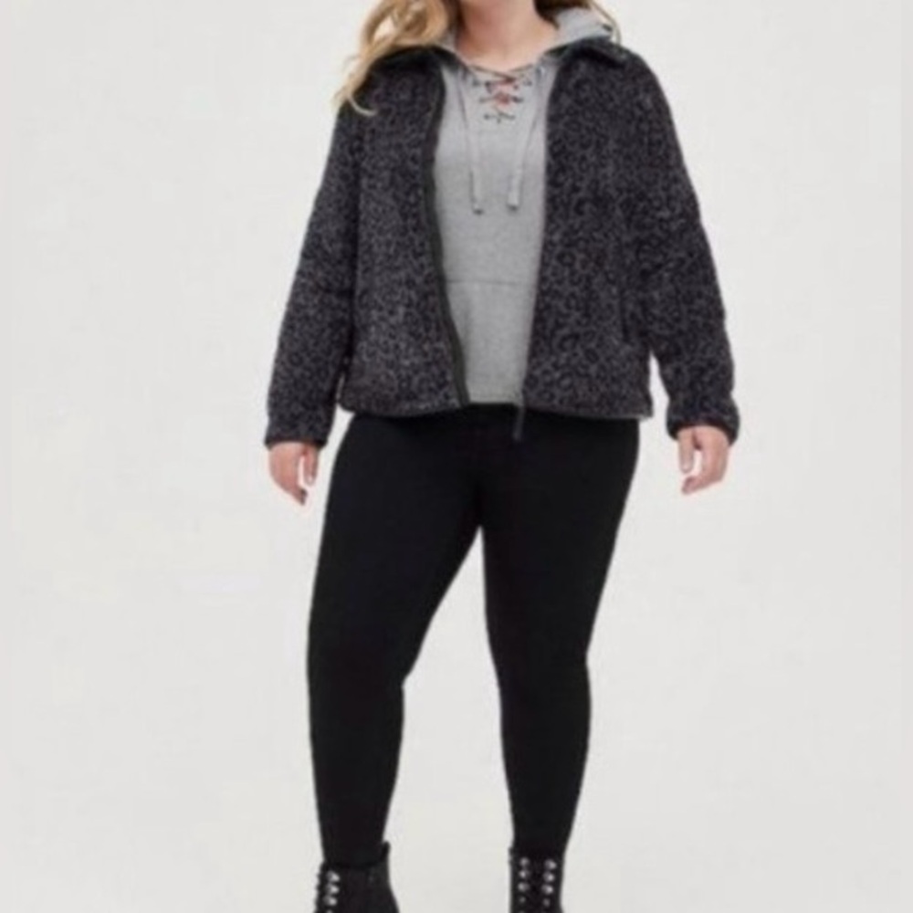 torrid Faux Fur Leopard Print Coat Bomber Jacket Gray Warm Animal Print Gray - Picture 4 of 15